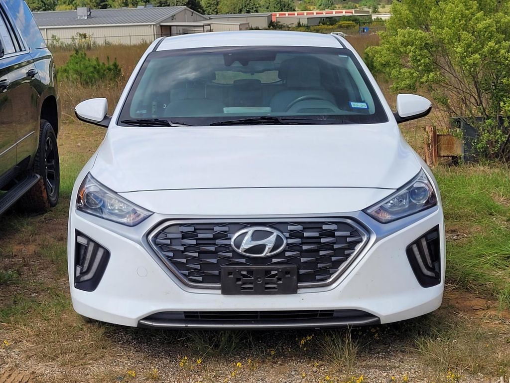 2021 Hyundai Ioniq SE photo 2