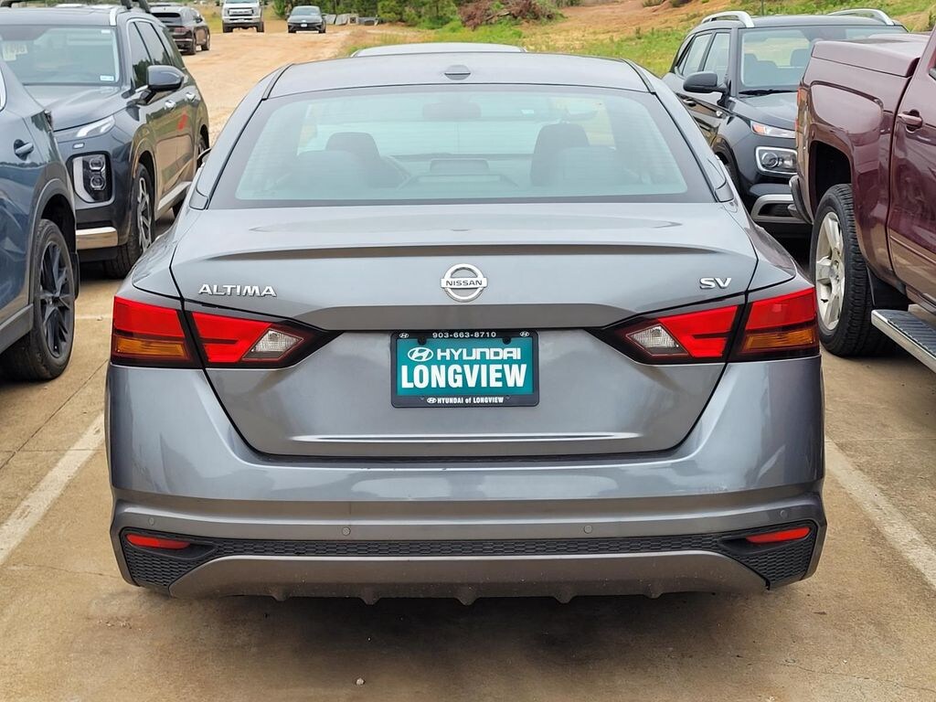 Used 2022 Nissan Altima 2.5 SV Sedan