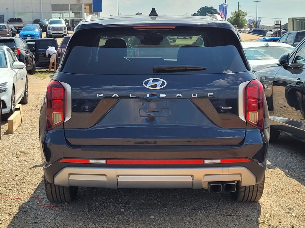 2023 Hyundai Palisade Limited photo 3