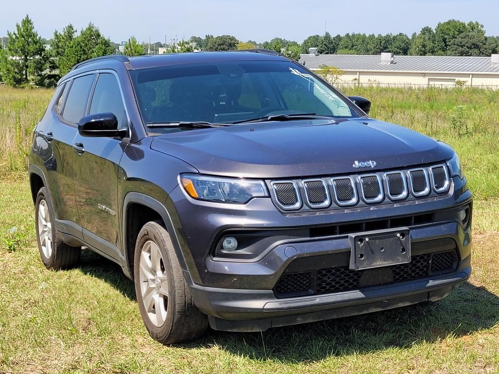 2022 Jeep Compass Latitude's photo
