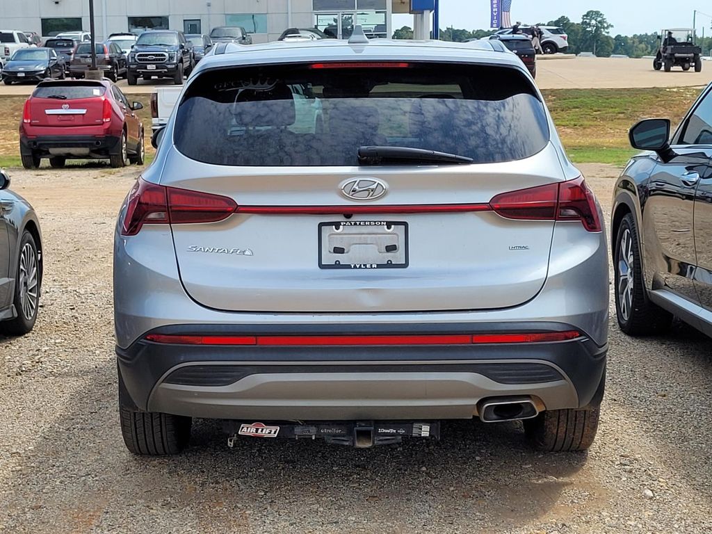 2021 Hyundai Santa Fe SE photo 2