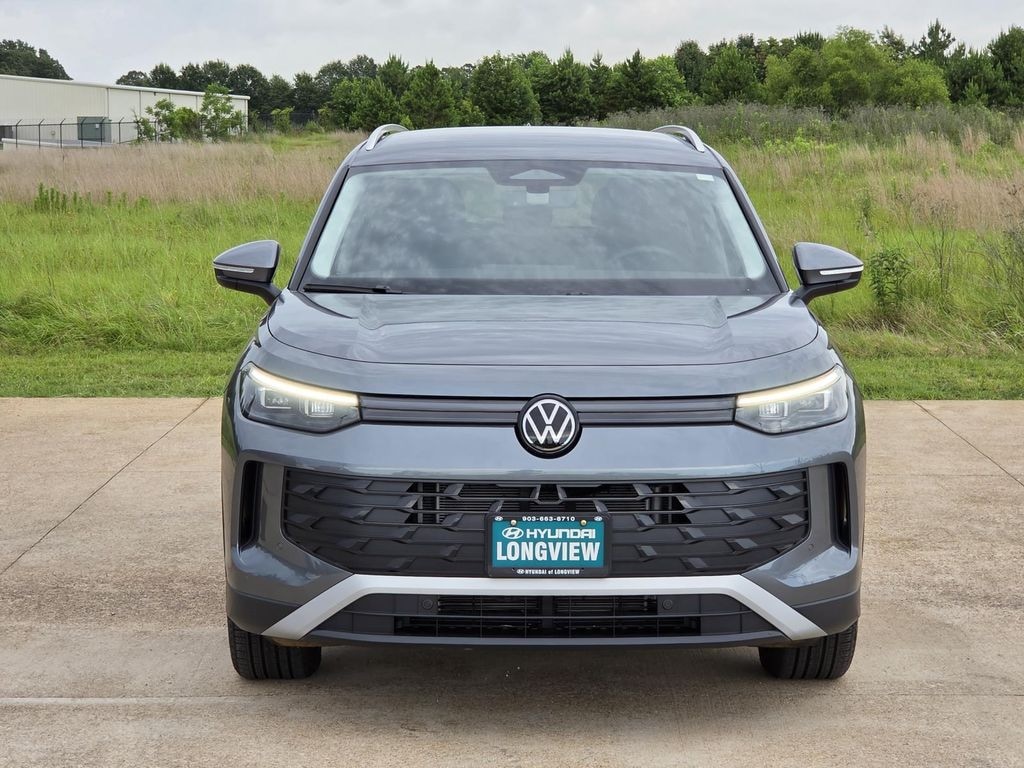 Used 2025 Volkswagen Tiguan SE SUV