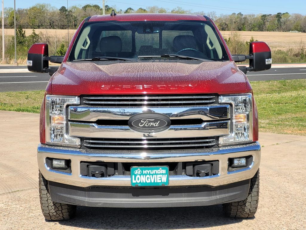 2019 Ford F-250 Lariat photo 2
