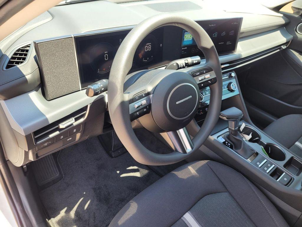 2025 Hyundai Sonata SE - Photo 8