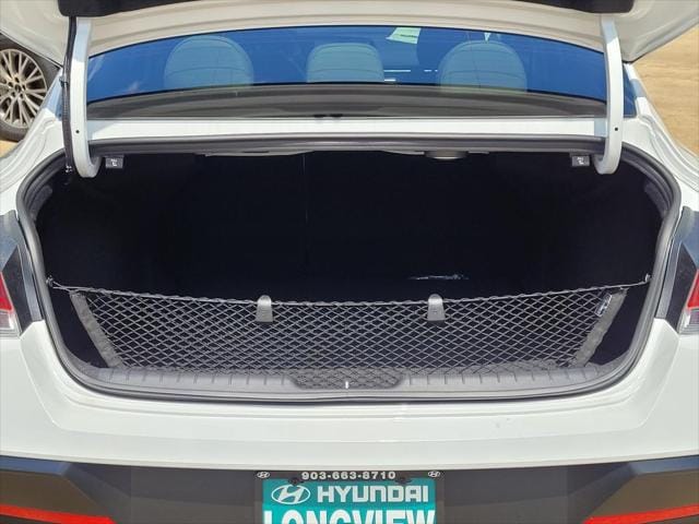 2025 Hyundai Elantra Limited - Photo 7