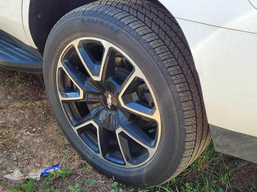 2021 Chevrolet Tahoe RST photo 3