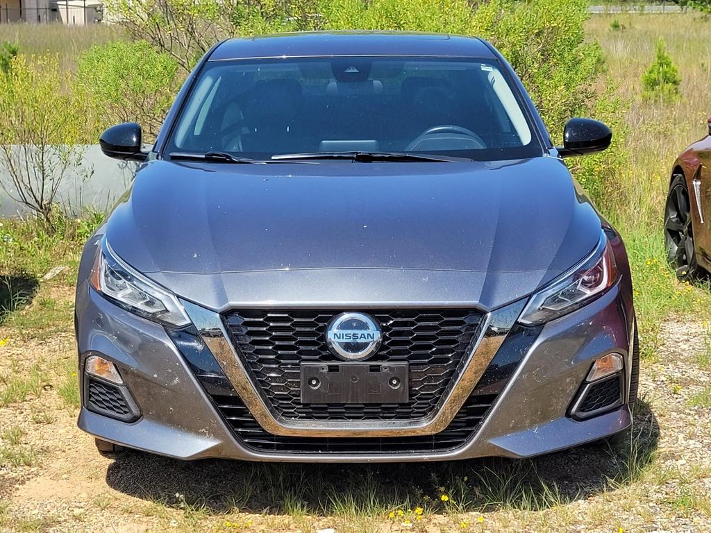 2021 Nissan Altima SR photo 2