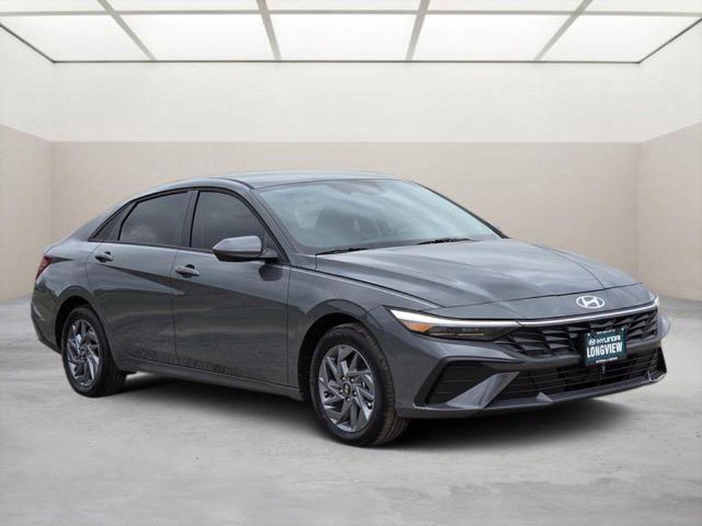  Hyundai Elantra Hybrid