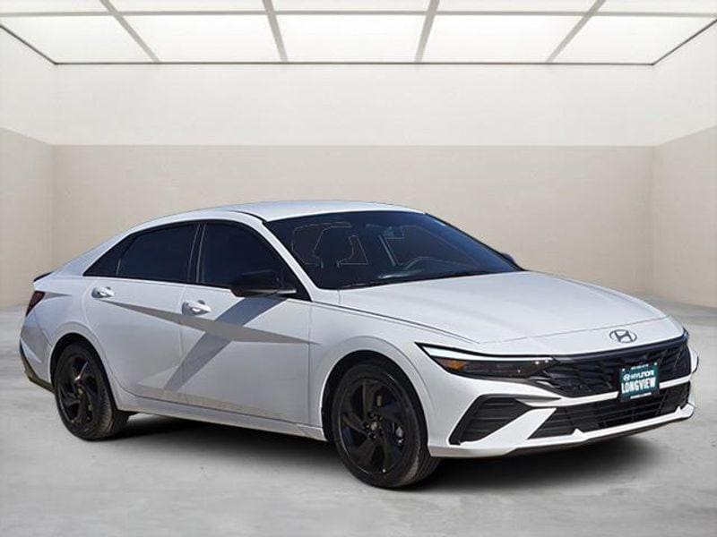 2026 Hyundai Elantra SEL's photo