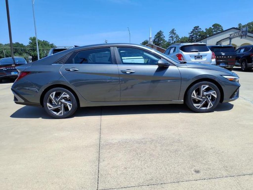 New 2026 Hyundai Elantra Limited Sedan