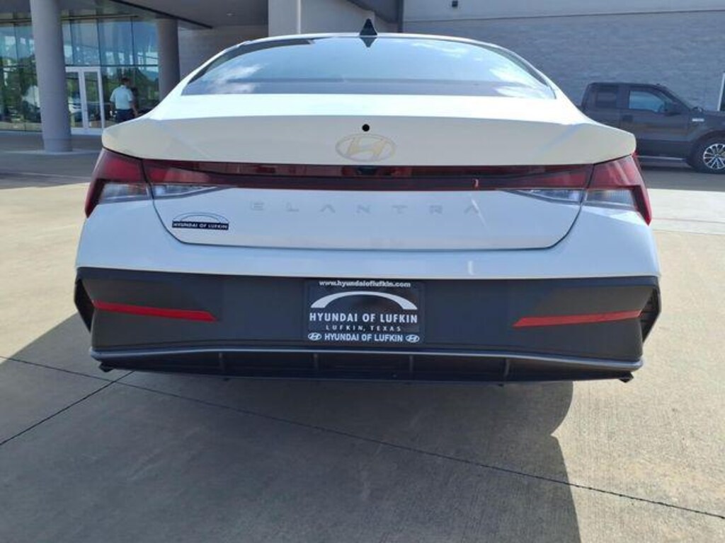 New 2026 Hyundai Elantra SE Sedan