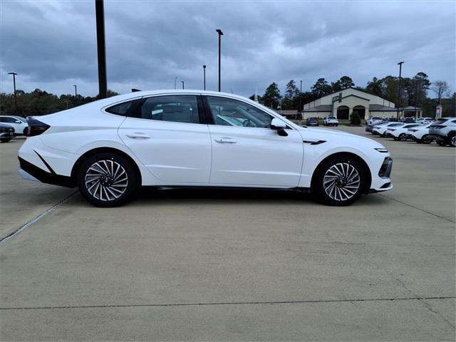 2026 Hyundai Sonata Hybrid SEL photo 2