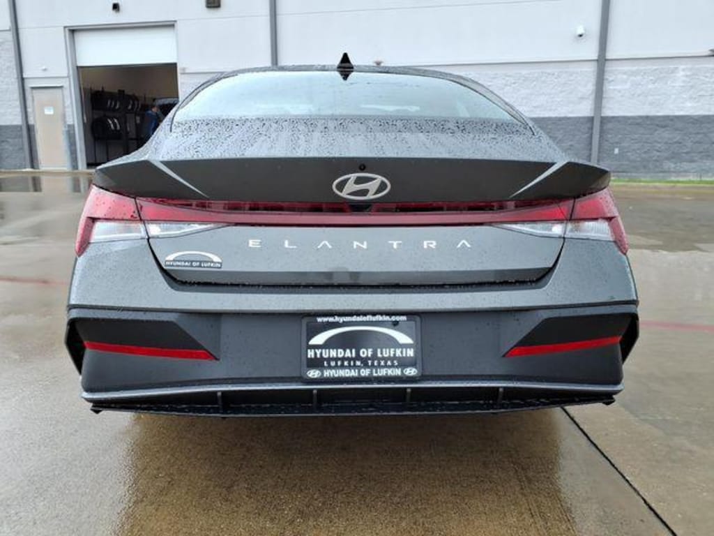 New 2026 Hyundai Elantra SE Sedan