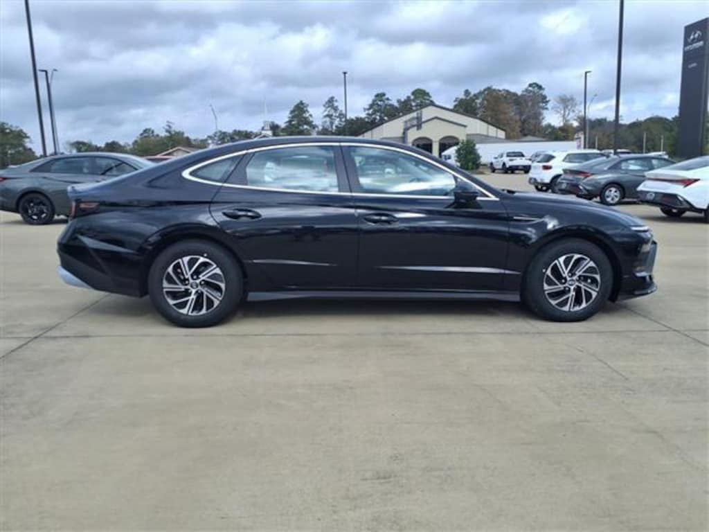 New 2026 Hyundai Sonata Hybrid Blue Sedan