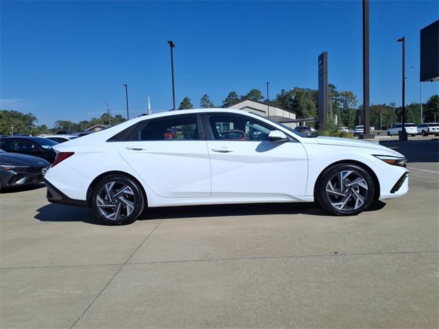 2025 Hyundai Elantra Limited photo 2