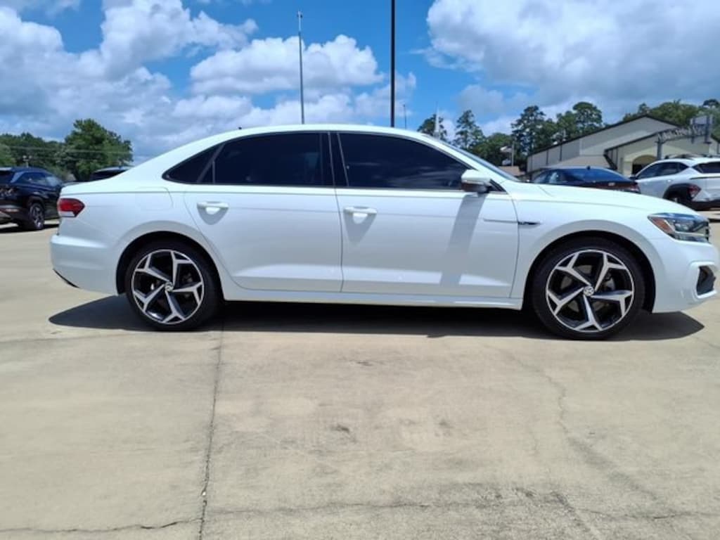 Used 2021 Volkswagen Passat 2.0T R-Line Sedan