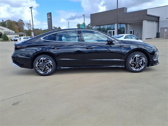 2026 Hyundai Sonata SEL Sport photo 2