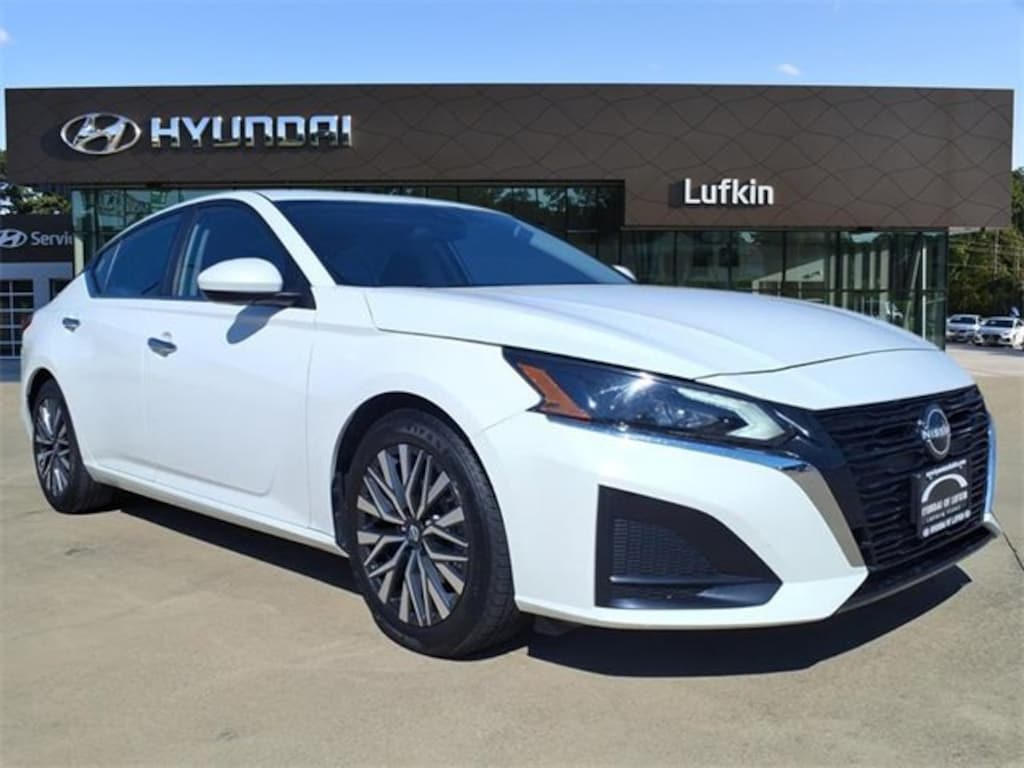 Used 2023 Nissan Altima 2.5 SV Sedan