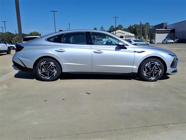 2026 Hyundai Sonata SEL Sport photo 2