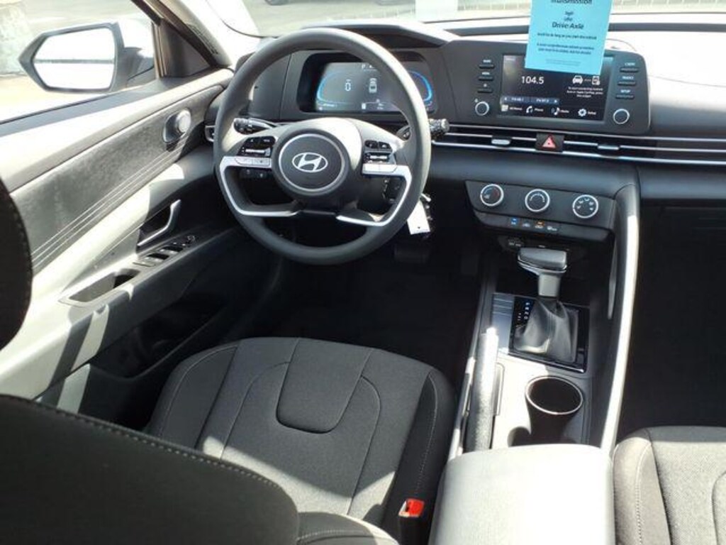 New 2026 Hyundai Elantra SE Sedan