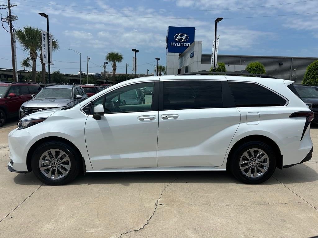 Used 2023 Toyota Sienna XLE with VIN 5TDJRKECXPS147877 for sale in Metairie, LA