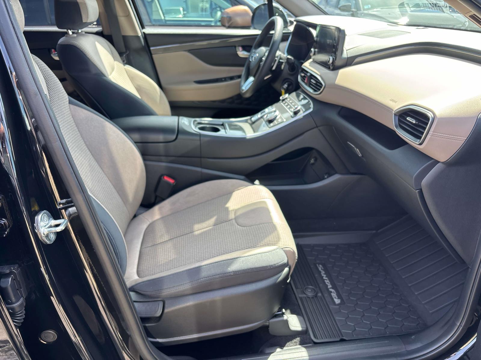 2023 Hyundai Santa Fe SE - Photo 12