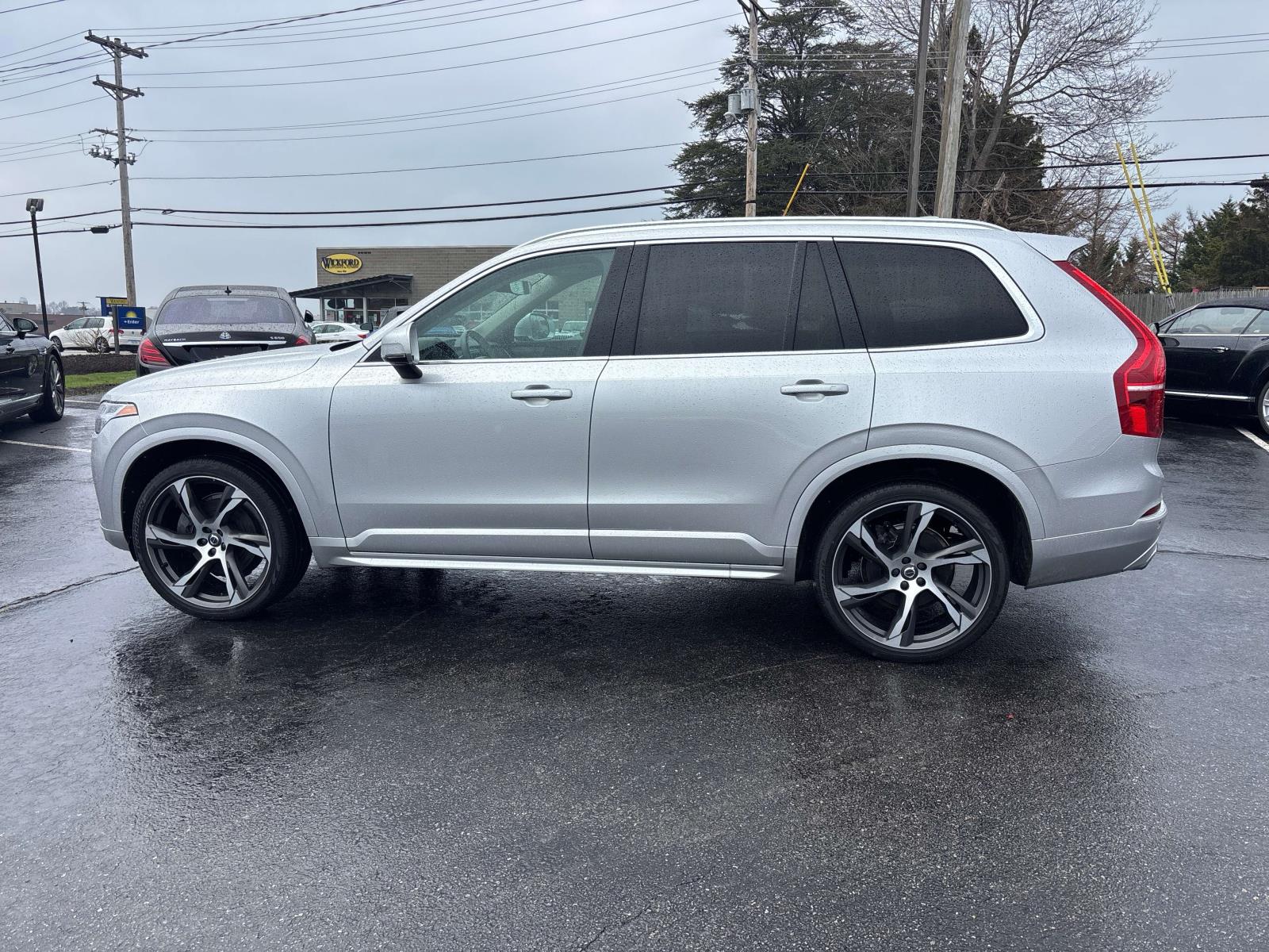 Used 2020 Volvo XC90 Momentum with VIN YV4102PK9L1611339 for sale in Middletown, RI
