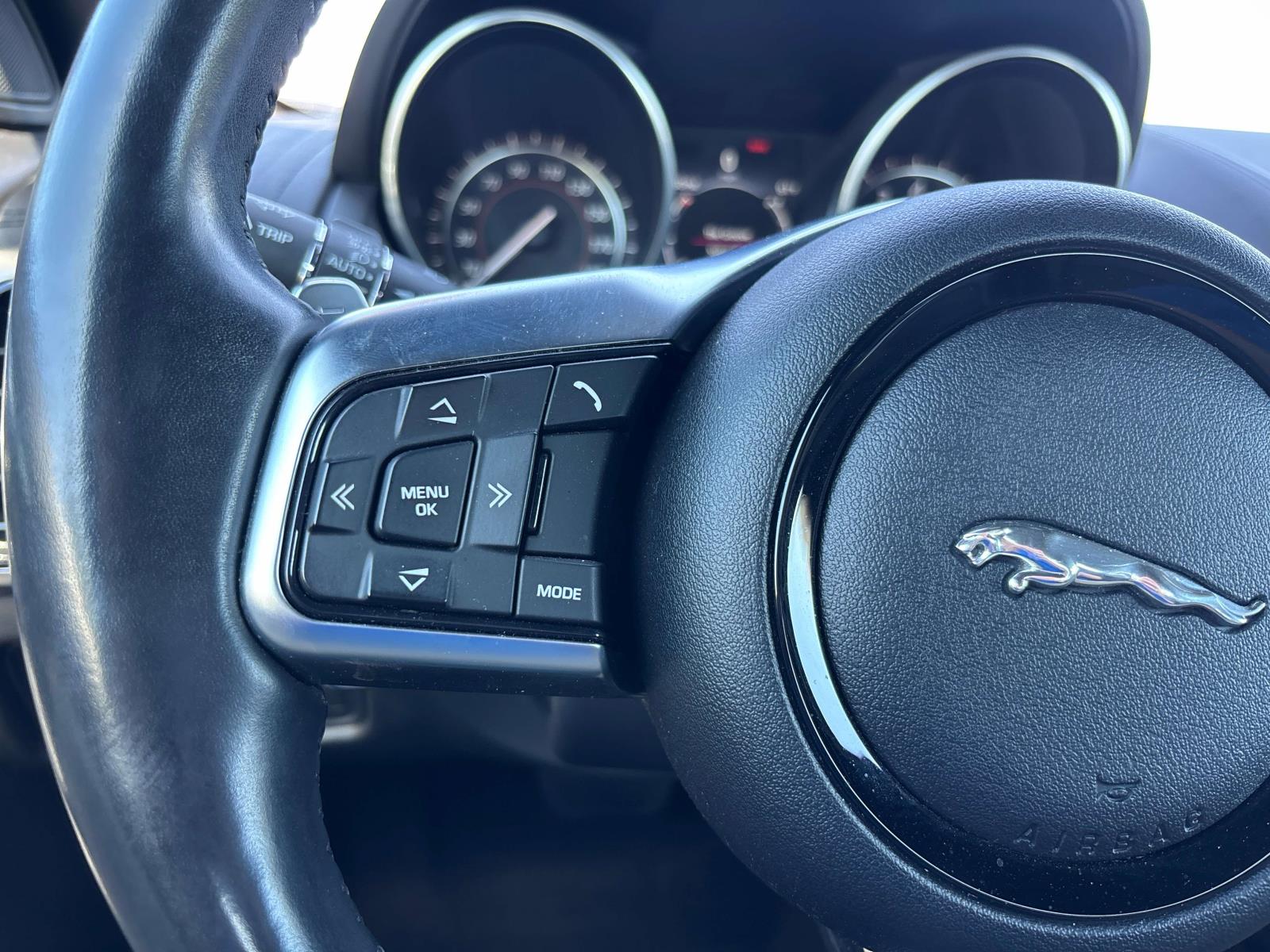 2018 Jaguar F-TYPE R-Dynamic - Photo 17
