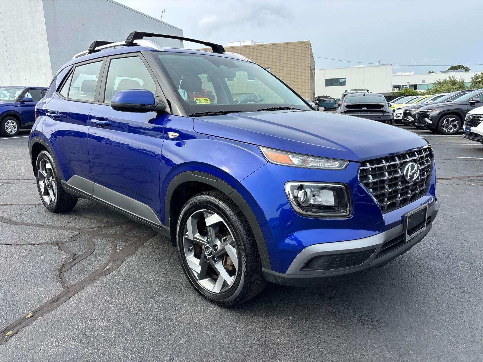 2023 Hyundai Venue SEL - Photo 7