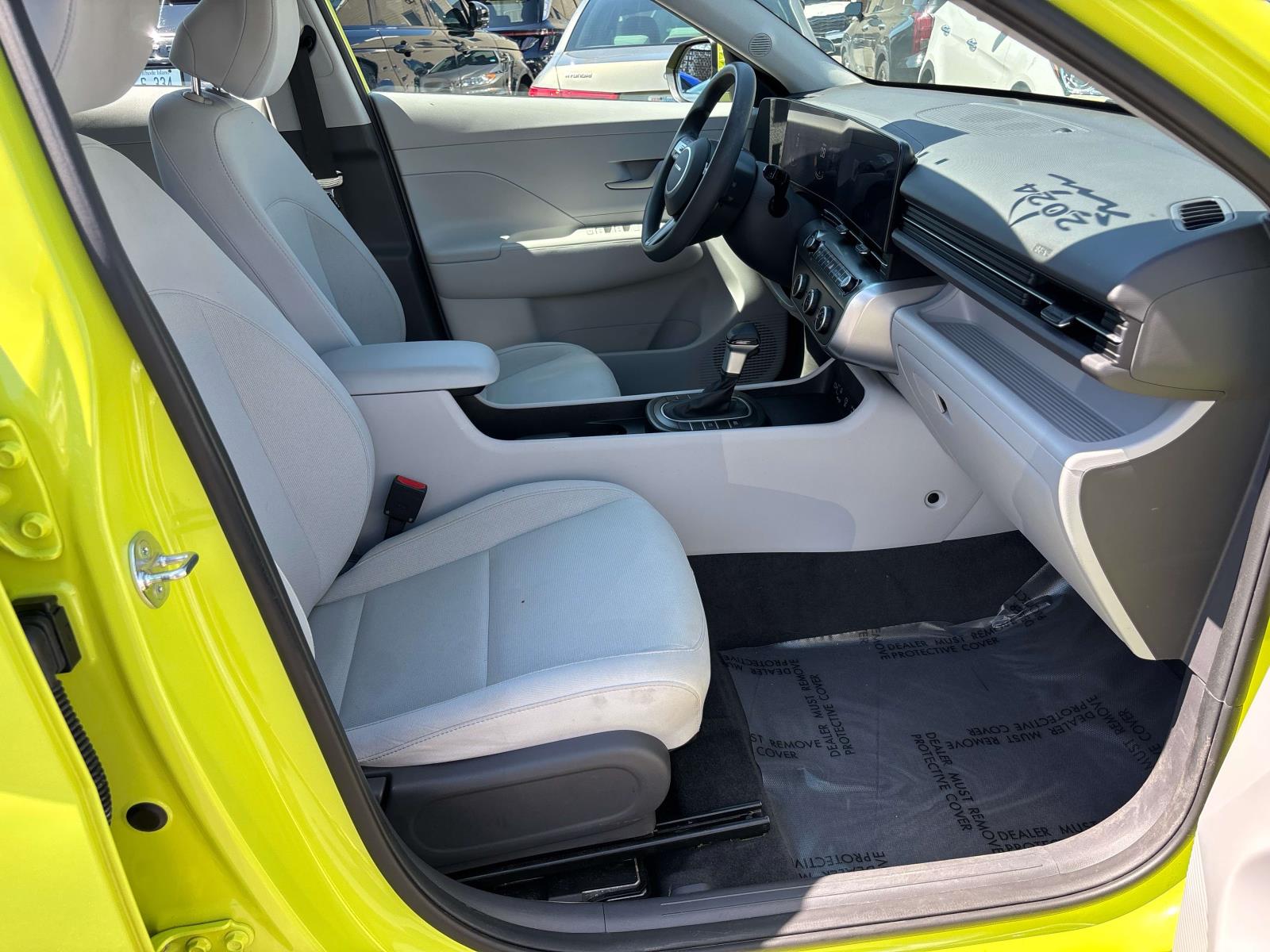 2024 Hyundai Kona SE - Photo 14