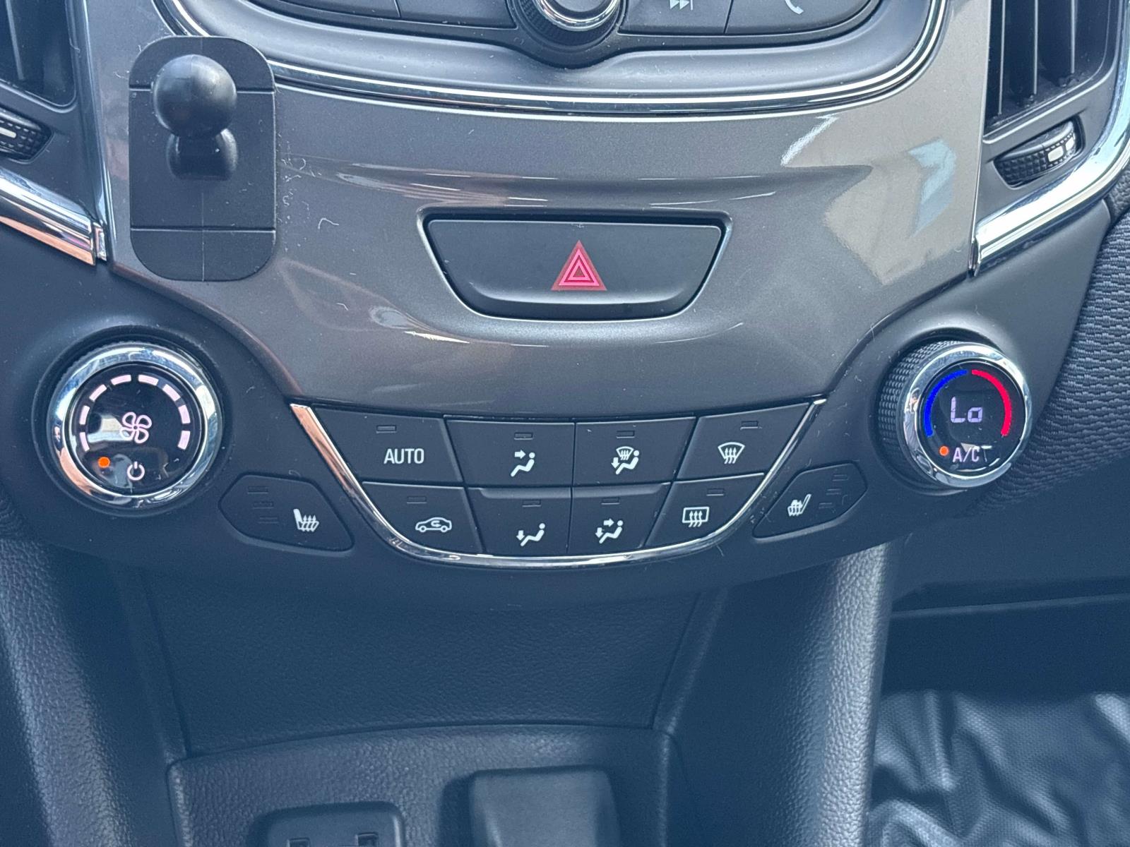 2019 Chevrolet Cruze LT - Photo 23