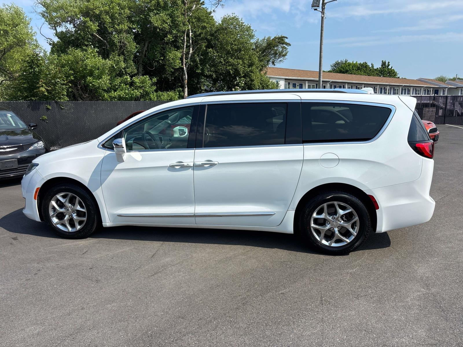 Used 2018 Chrysler Pacifica Limited with VIN 2C4RC1GG8JR170816 for sale in Middletown, RI