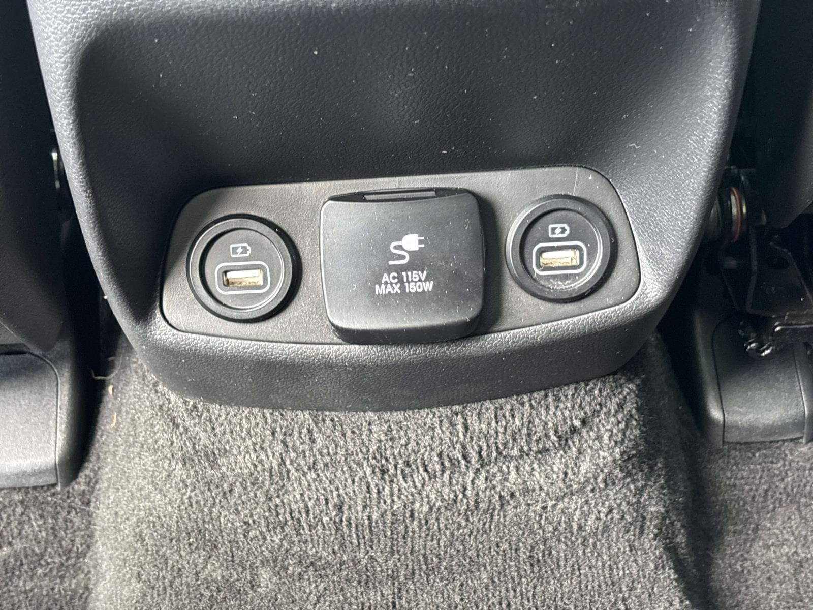 2022 Hyundai Santa Fe Limited - Photo 13