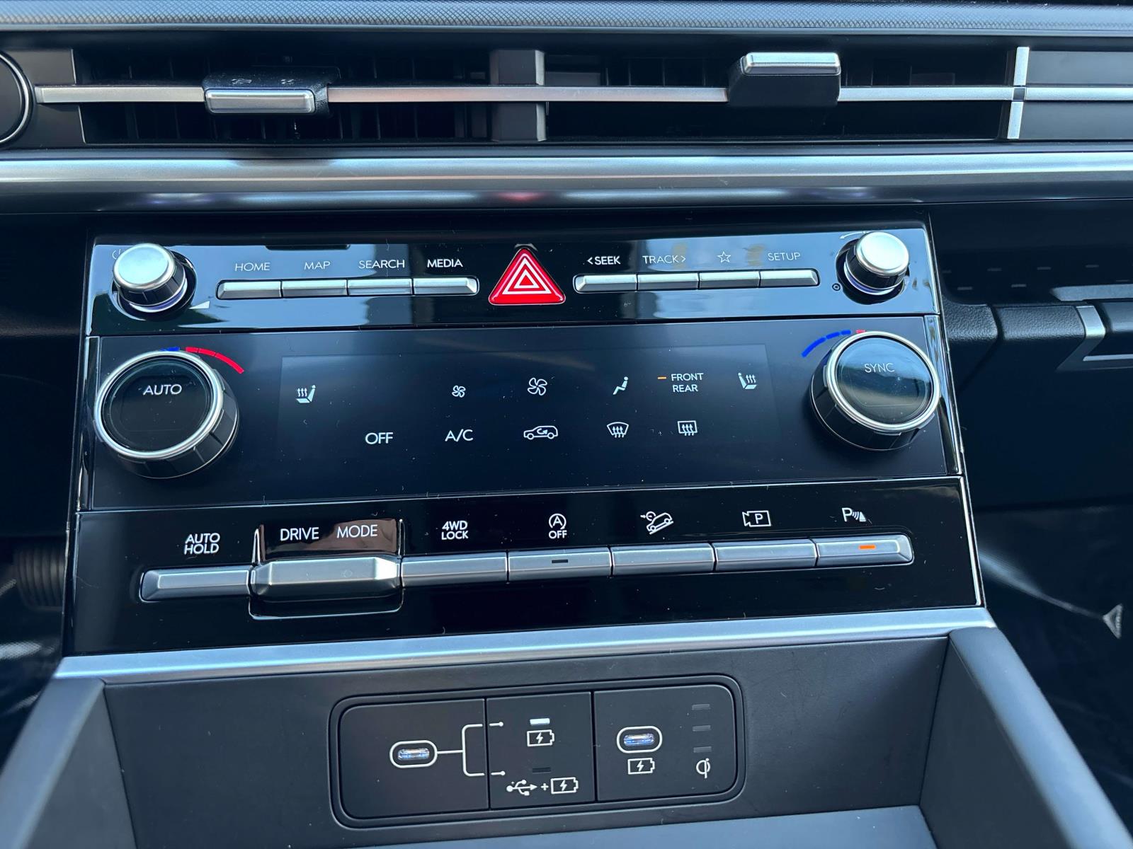 2025 Hyundai Santa Fe SEL - Photo 23