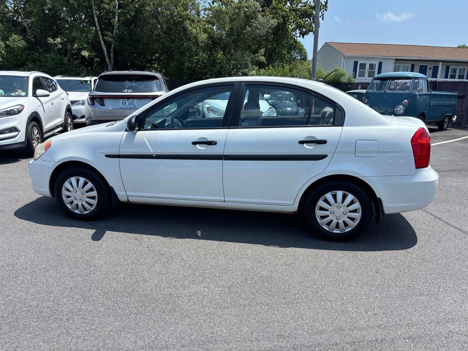2009 Hyundai Accent GLS photo 2