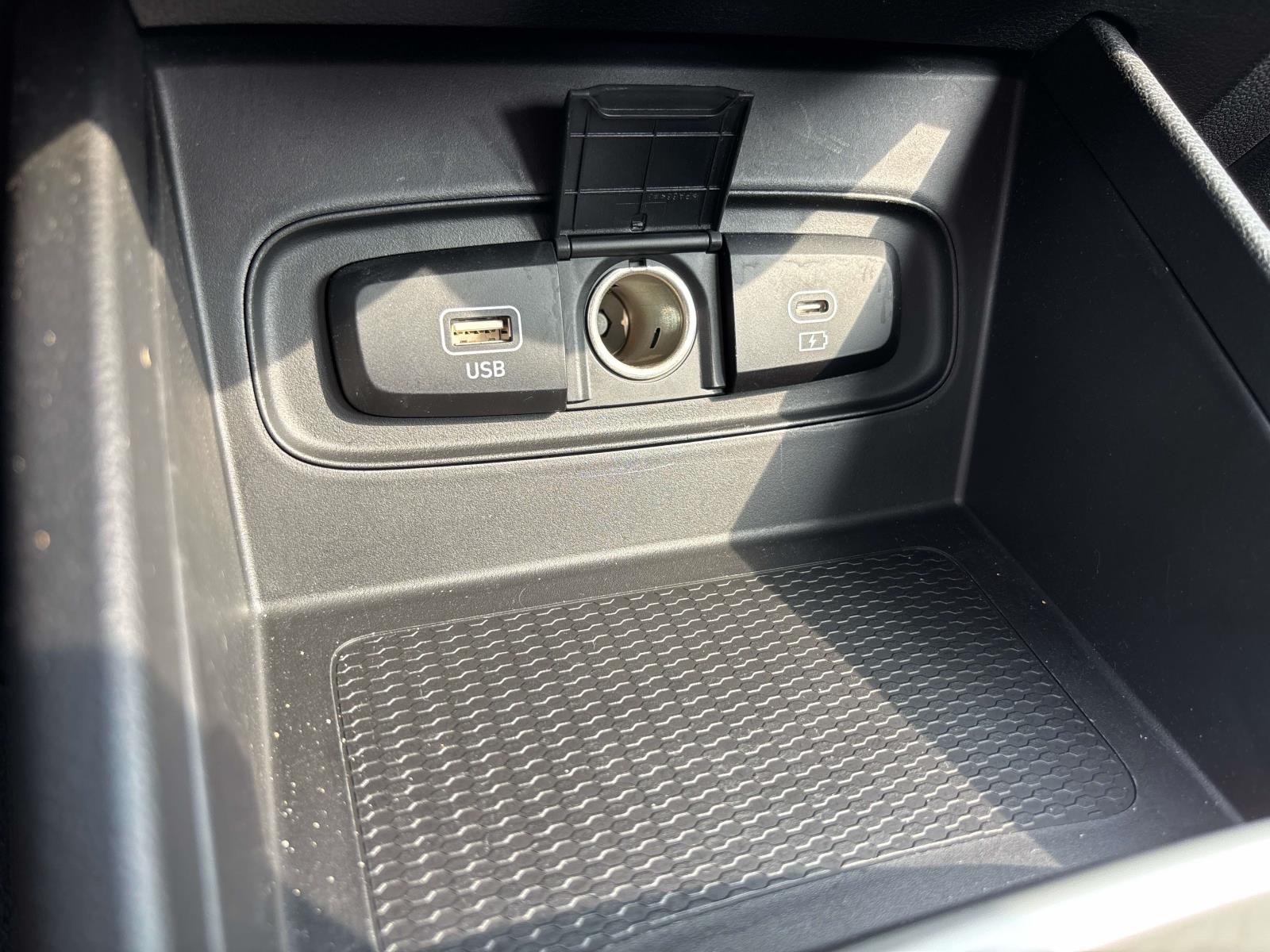 2023 Hyundai Venue SEL - Photo 22