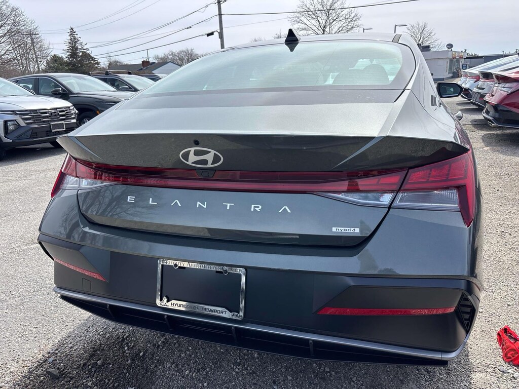 New 2026 Hyundai Elantra Hybrid Limited Car