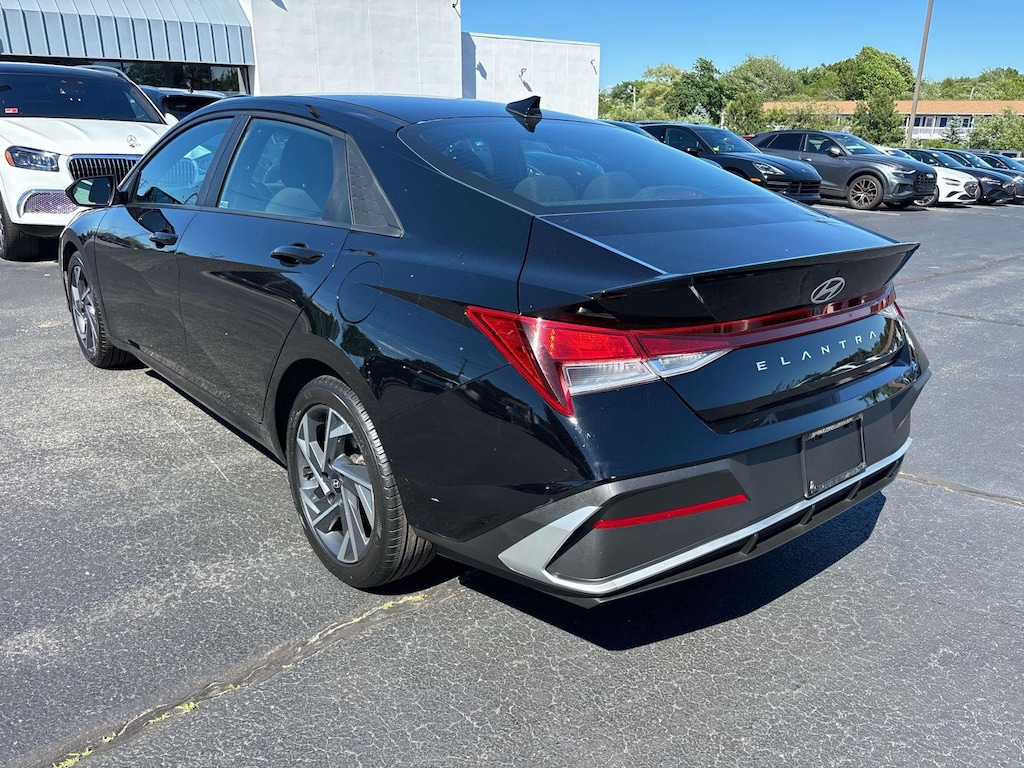Certified 2025 Hyundai Elantra SEL Sport Sedan