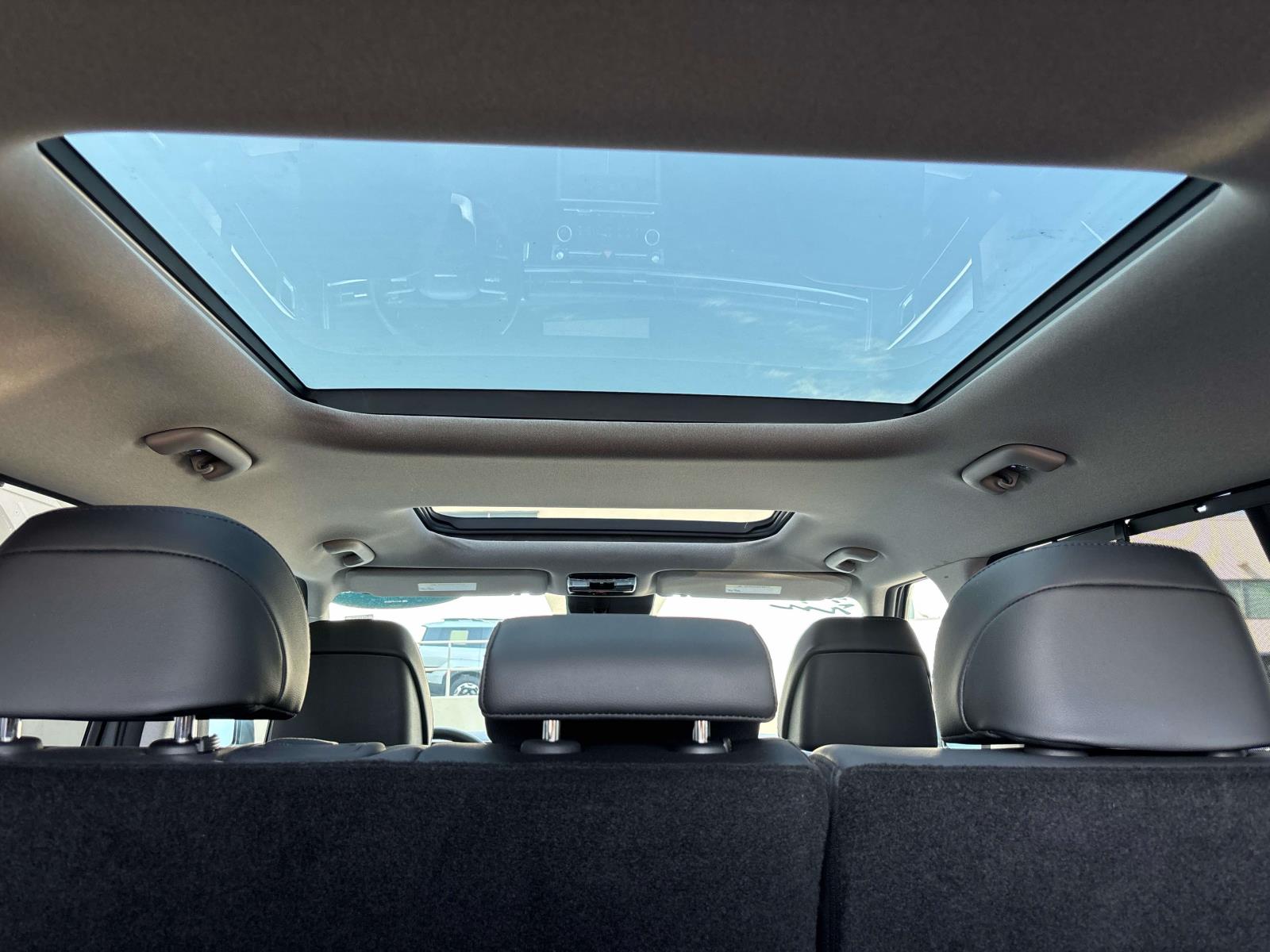 2025 Hyundai Santa Fe Limited - Photo 17