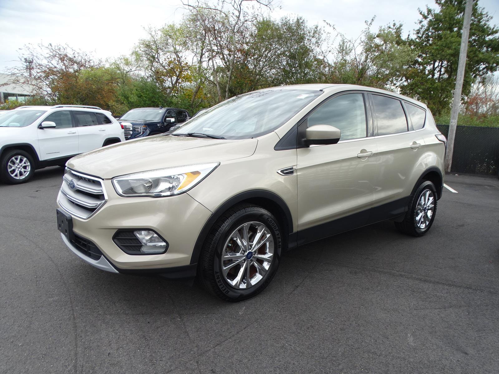 Used 2017 Ford Escape SE with VIN 1FMCU9GD7HUC21156 for sale in Middletown, RI