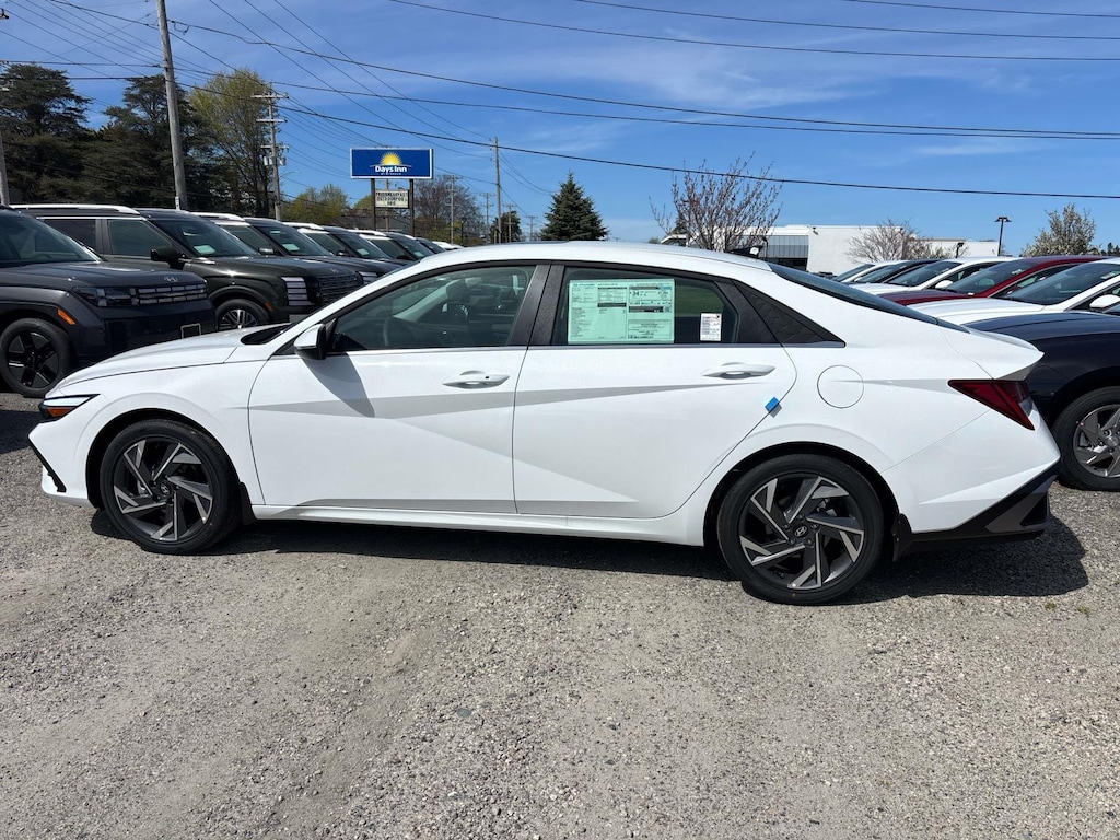 New 2026 Hyundai Elantra Limited Car