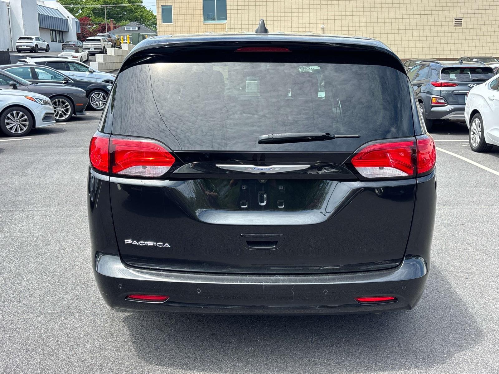 Used 2018 Chrysler Pacifica L with VIN 2C4RC1AG1JR100132 for sale in Middletown, RI