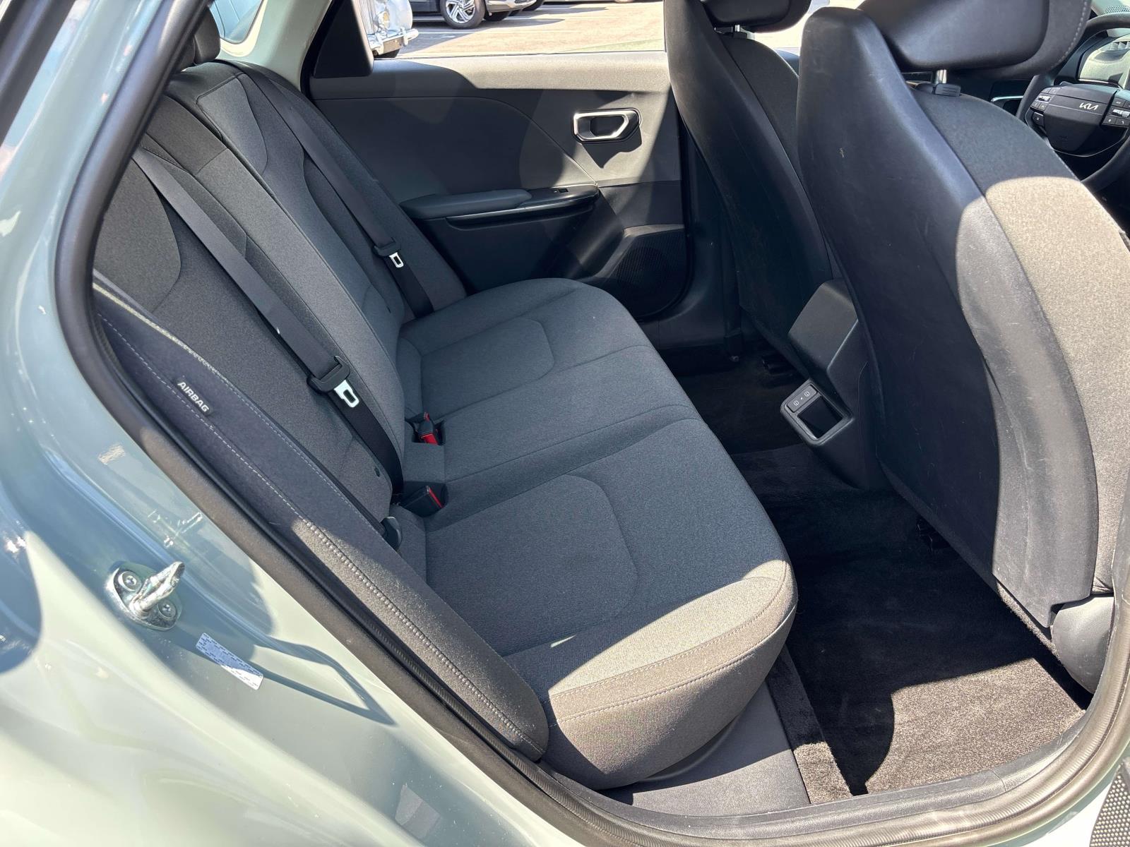 2025 Kia K4 LXS - Photo 14