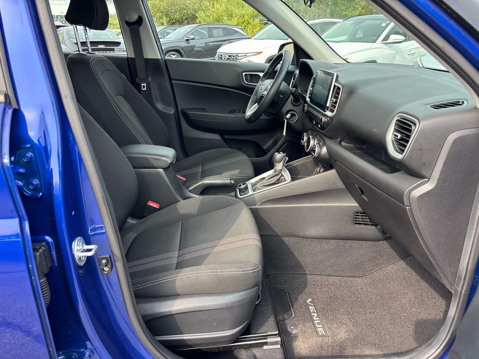 2023 Hyundai Venue SEL - Photo 16