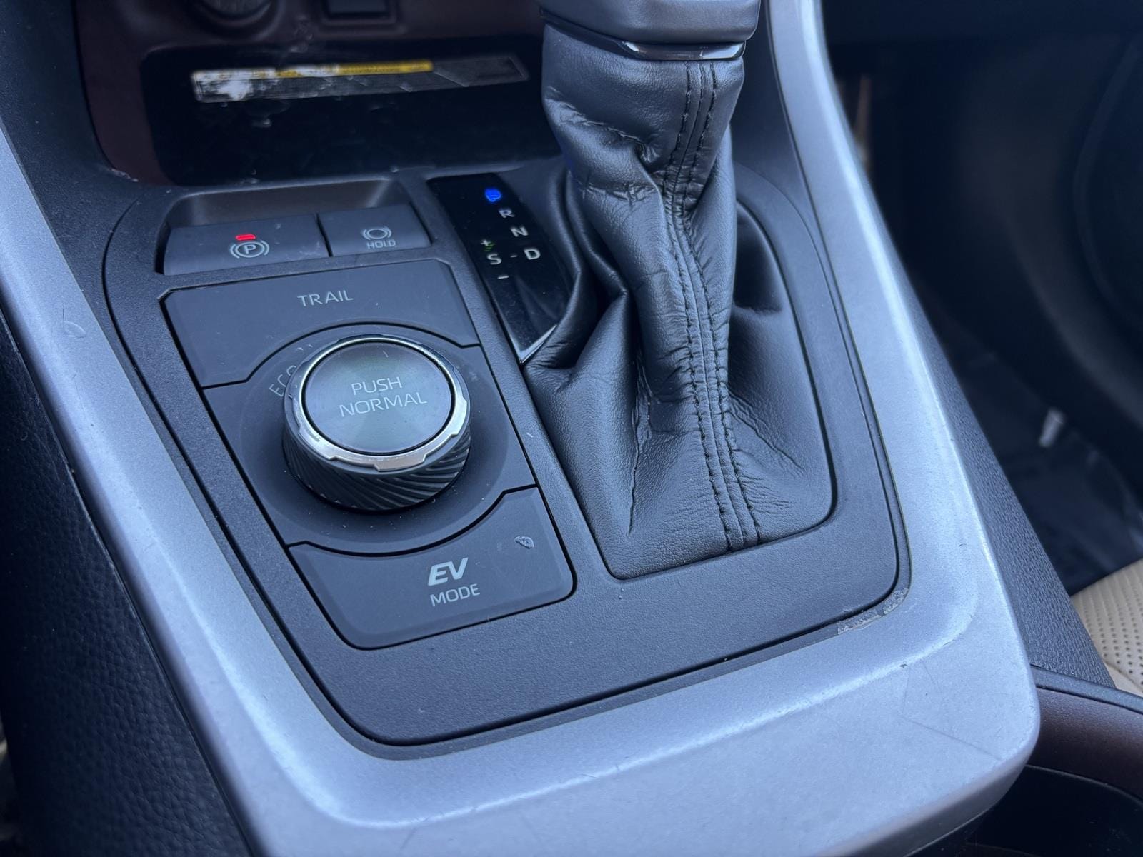 2021 Toyota RAV4 Limited - Photo 25