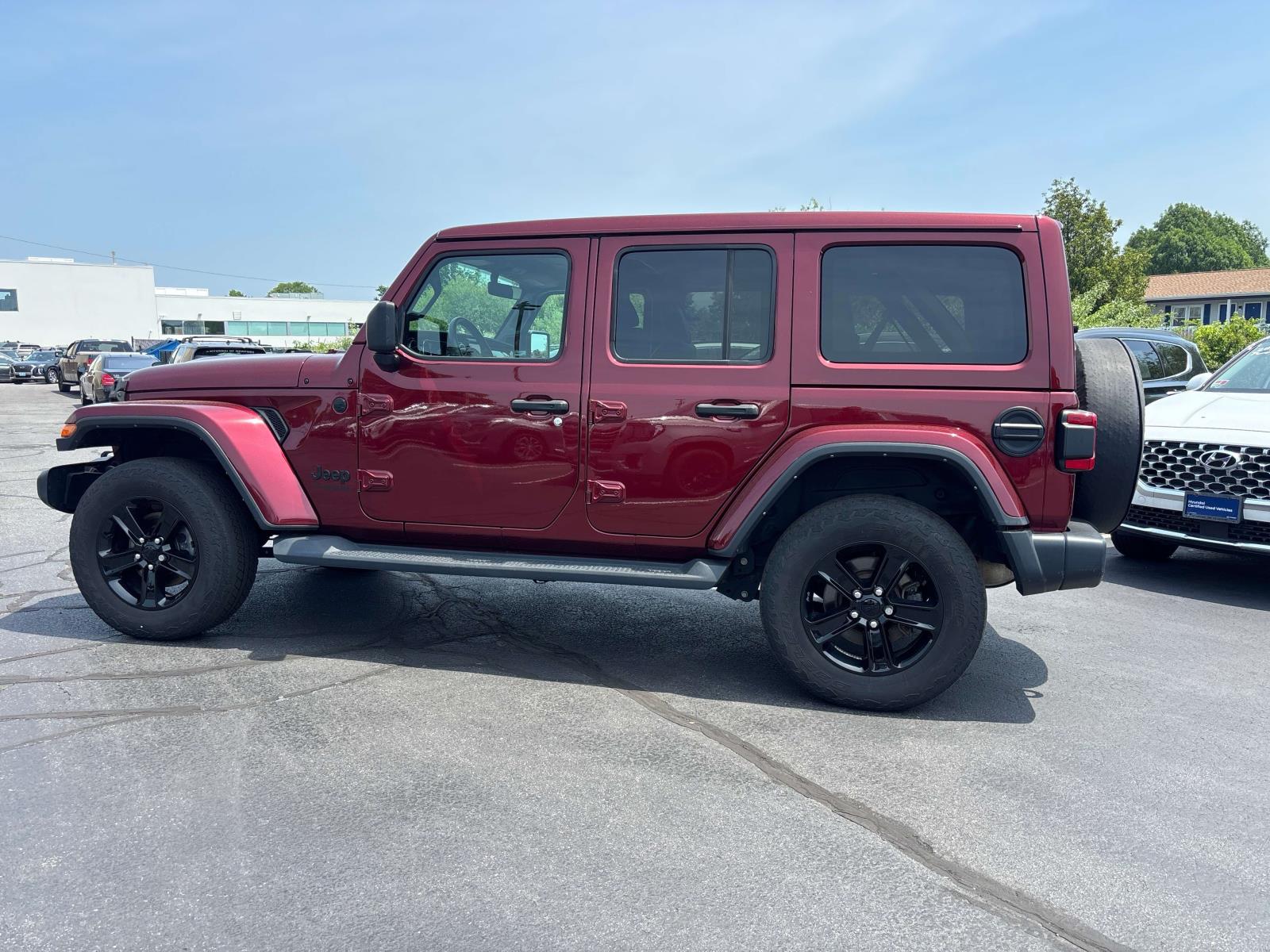 2021 Jeep Wrangler Unlimited Sahara photo 2