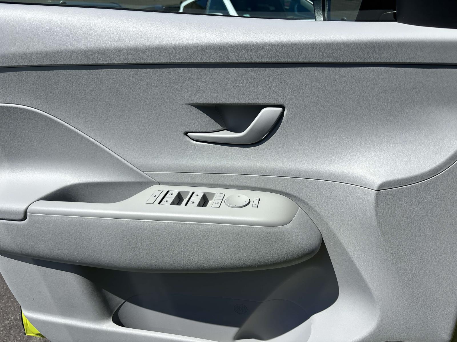 2024 Hyundai Kona SE - Photo 15