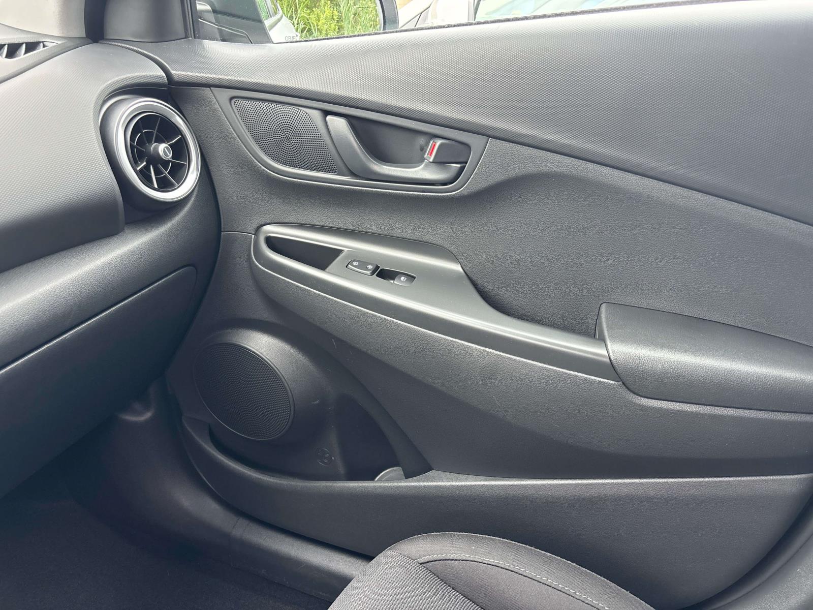 2023 Hyundai Kona SEL - Photo 28