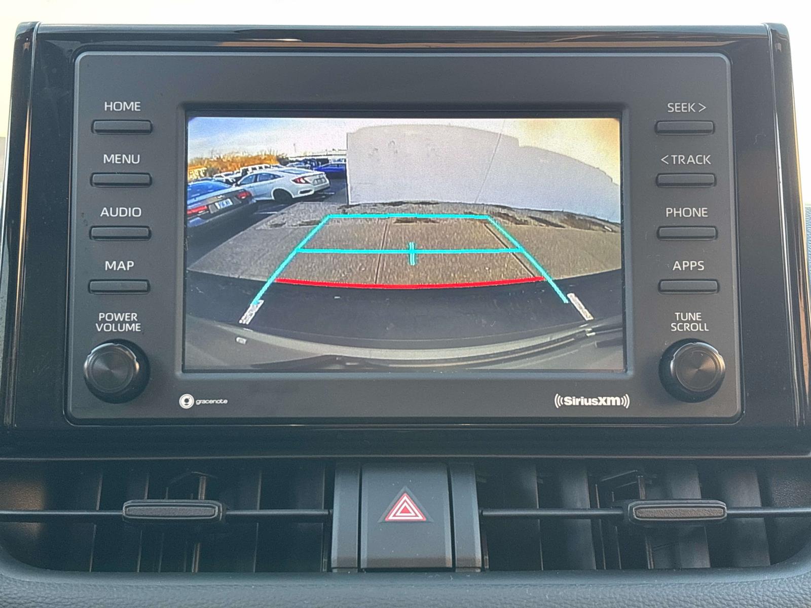 2022 Toyota RAV4 XLE - Photo 19