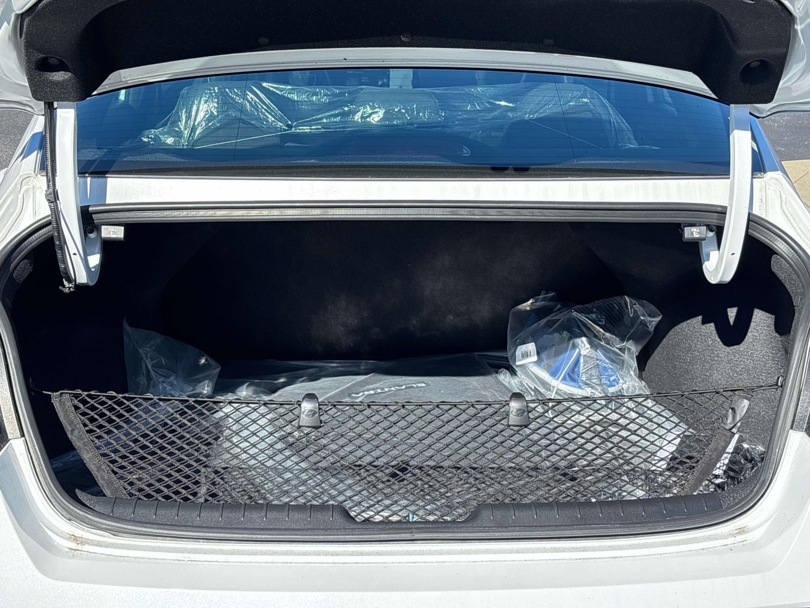 2025 Hyundai Elantra Blue - Photo 6